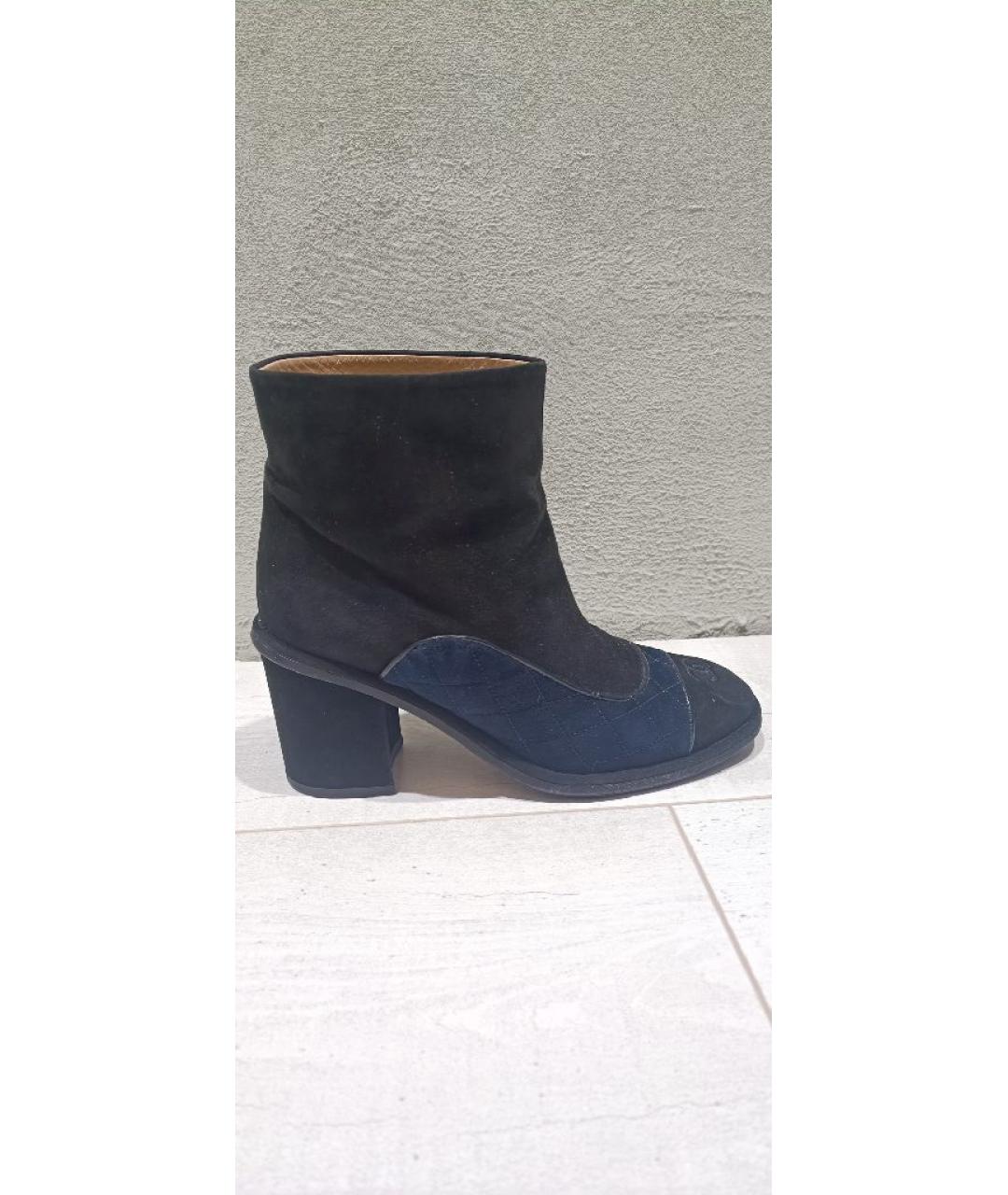 CHANEL Черные замшевые ботильоны, фото 7