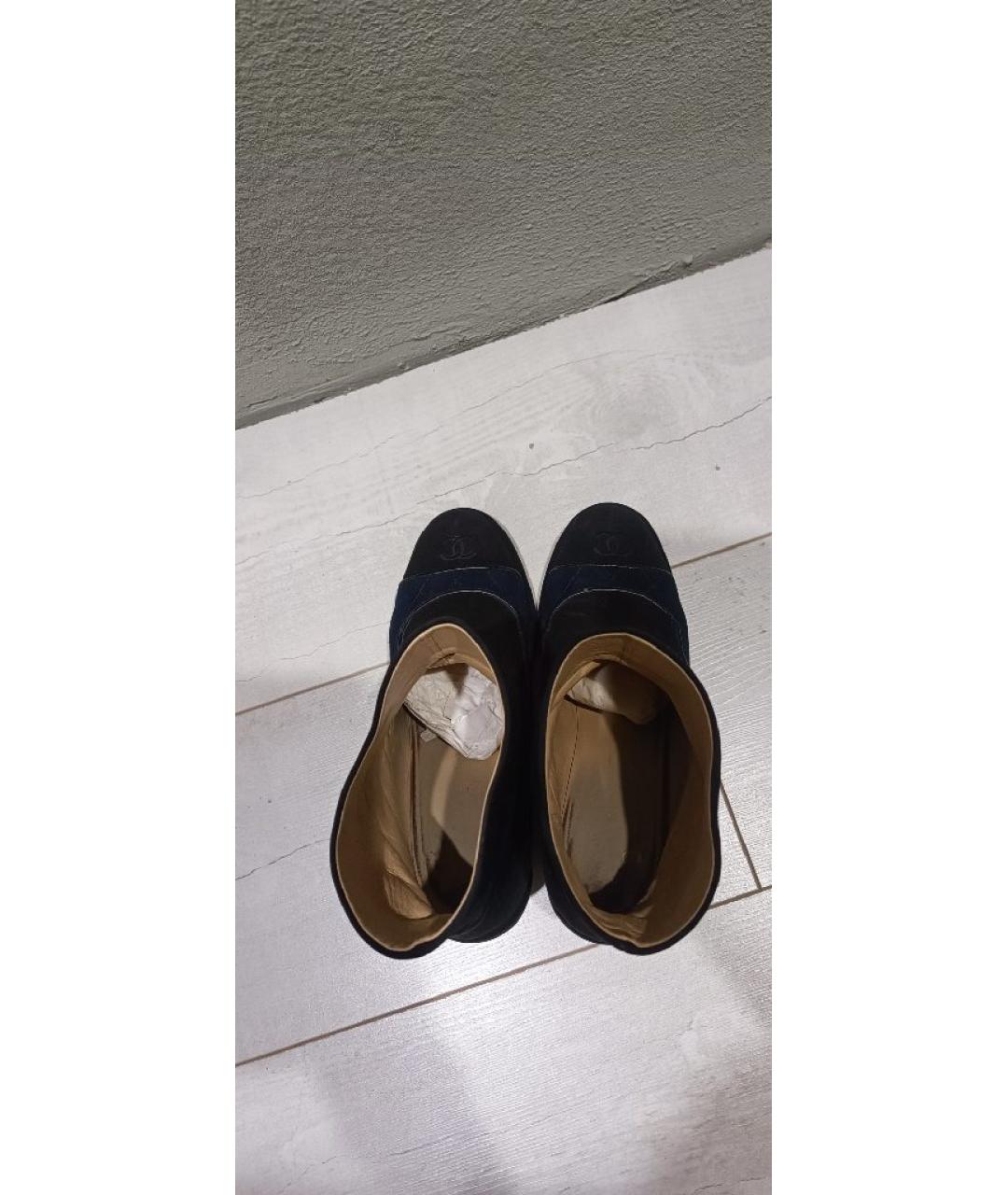 CHANEL Черные замшевые ботильоны, фото 3