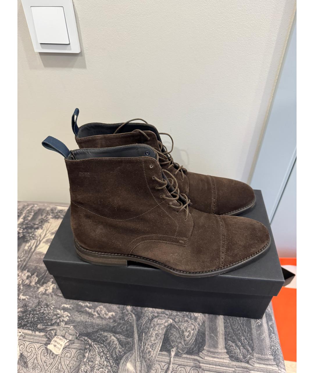HUGO BOSS Коричневые замшевые высокие ботинки, фото 3