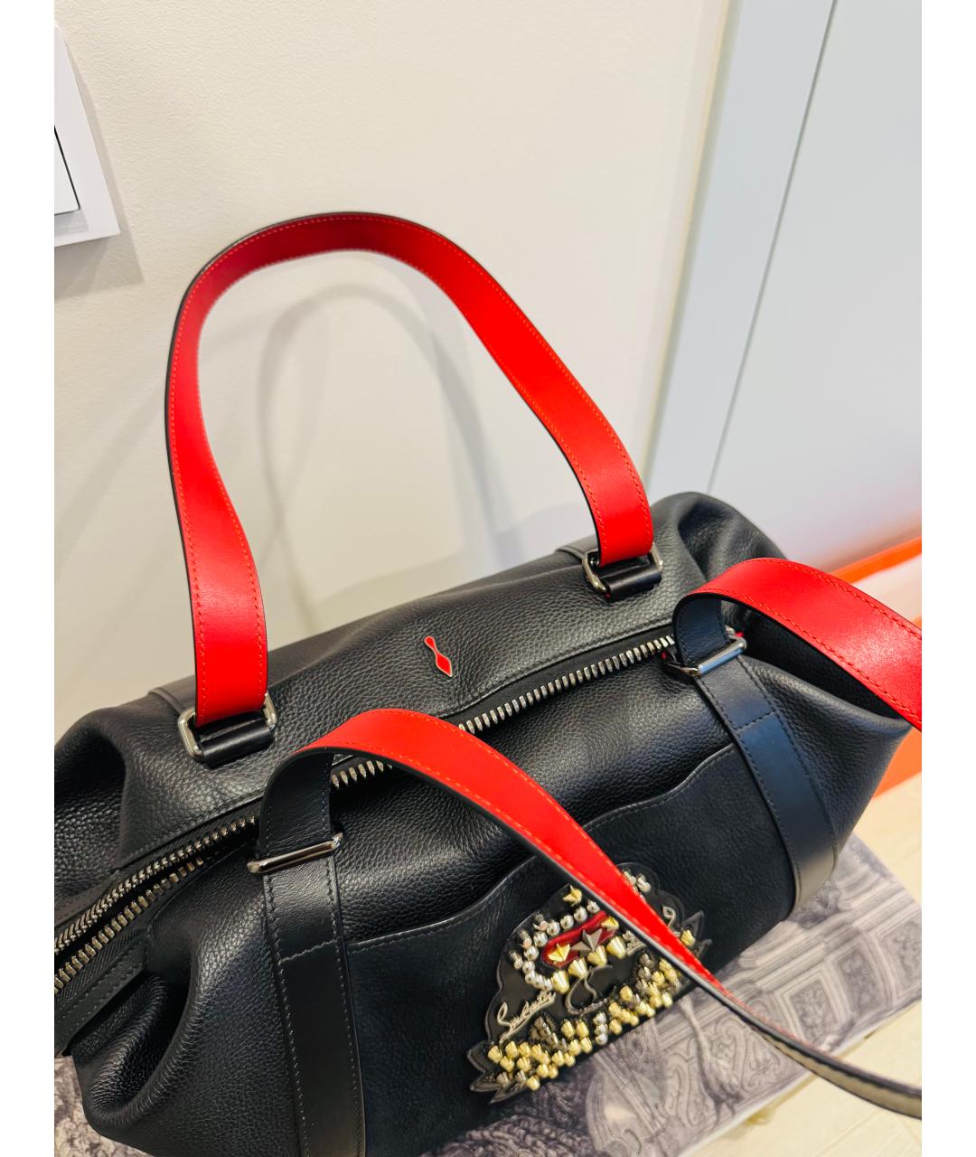 CHRISTIAN LOUBOUTIN Черная кожаная сумка тоут, фото 3