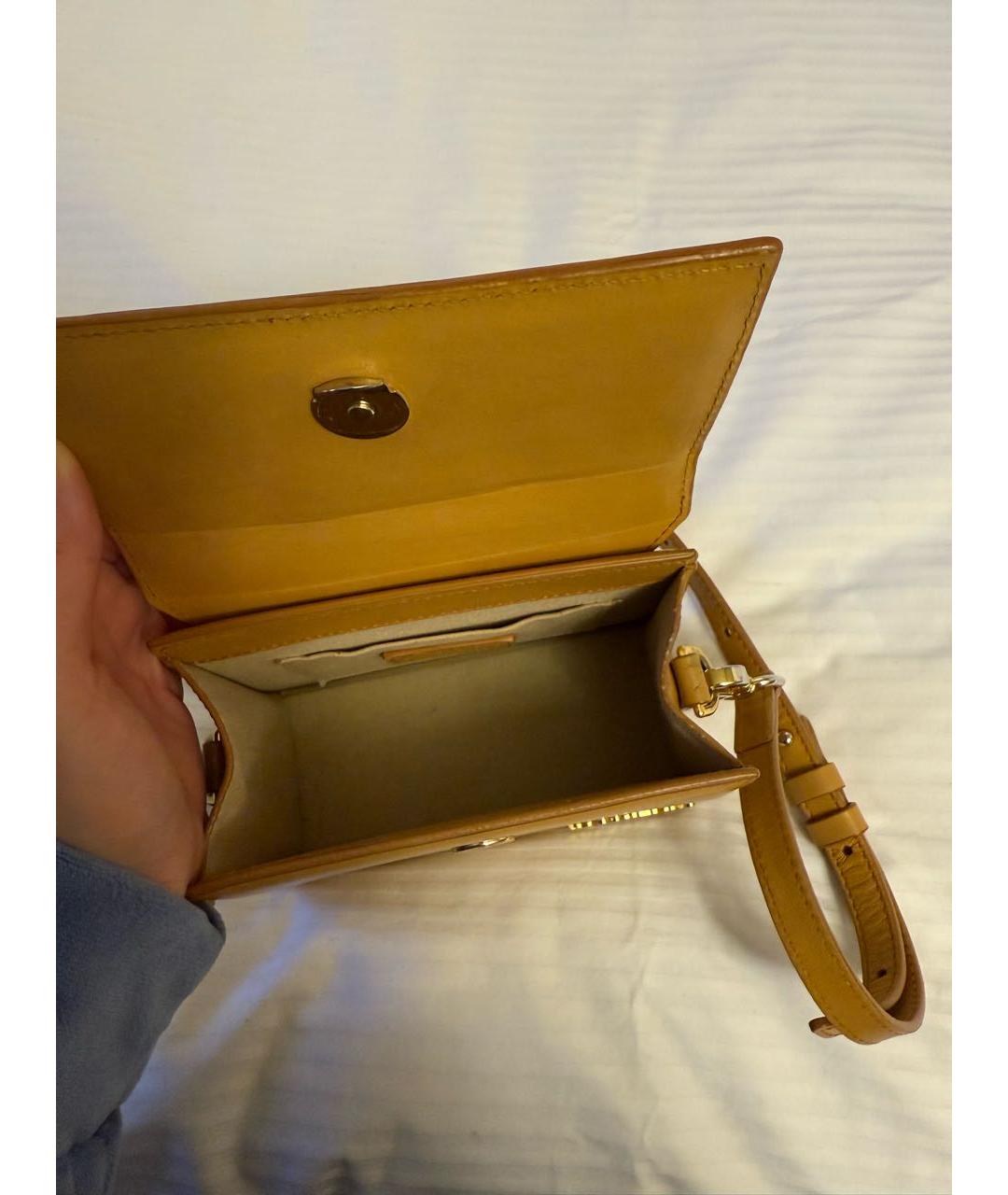 JACQUEMUS Горчичная кожаная сумка с короткими ручками, фото 4