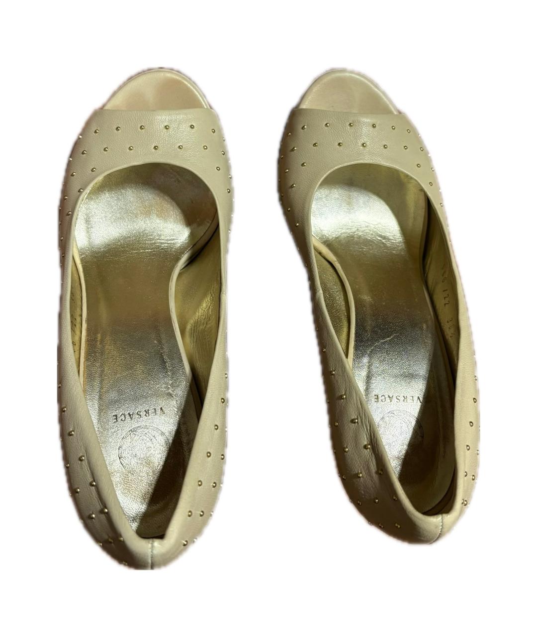 VERSACE Бежевые кожаные туфли, фото 3