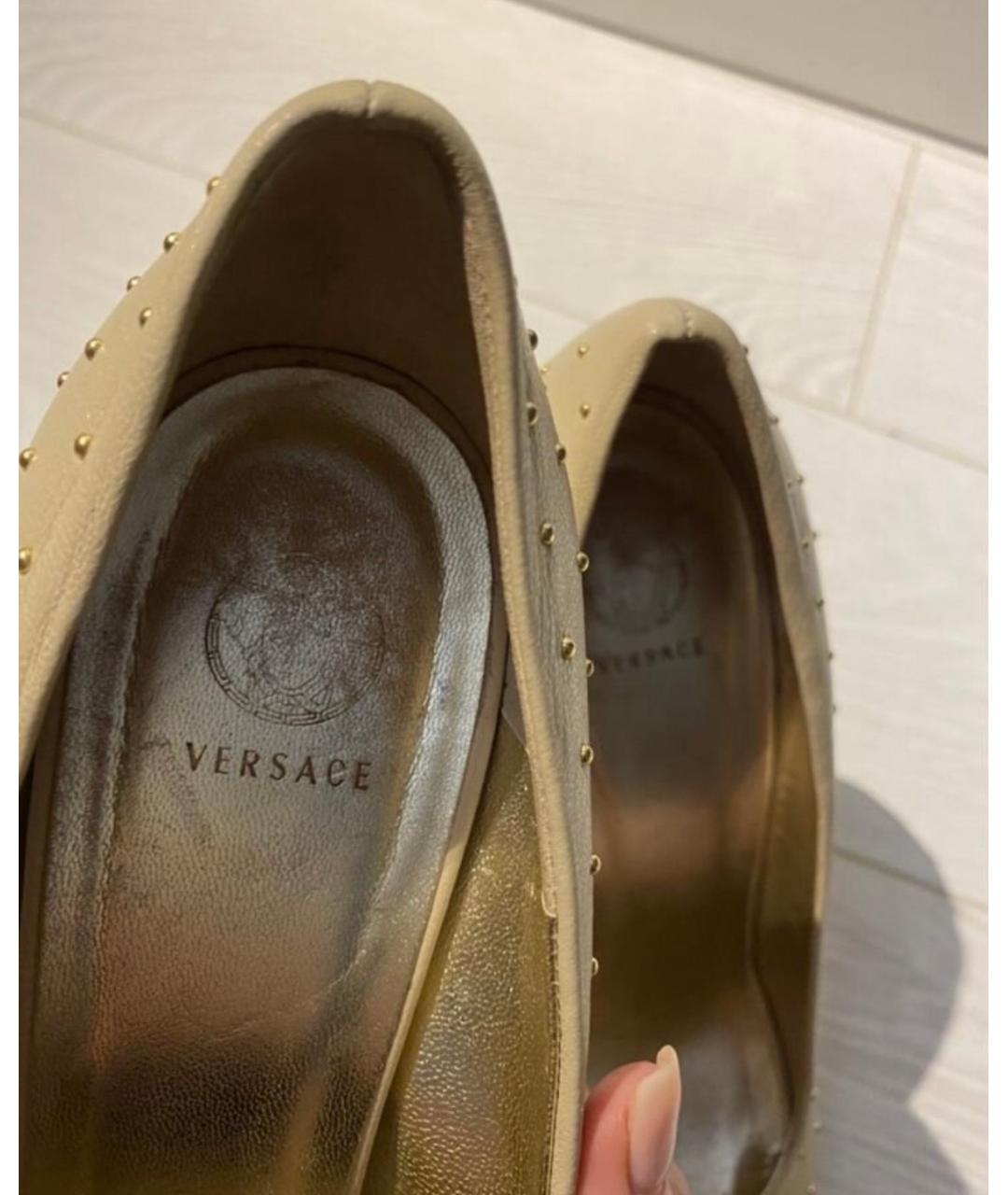 VERSACE Бежевые кожаные туфли, фото 9