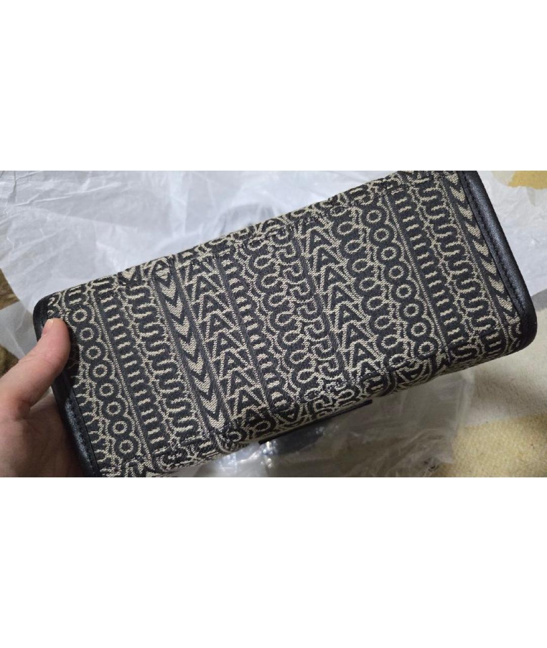 MARC JACOBS Серая жаккардовая сумка с короткими ручками, фото 5