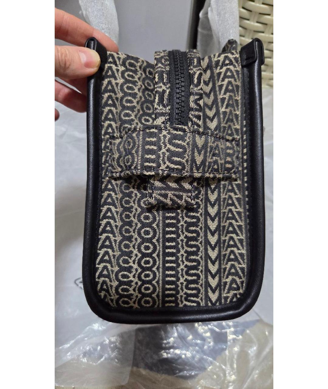 MARC JACOBS Серая жаккардовая сумка с короткими ручками, фото 2