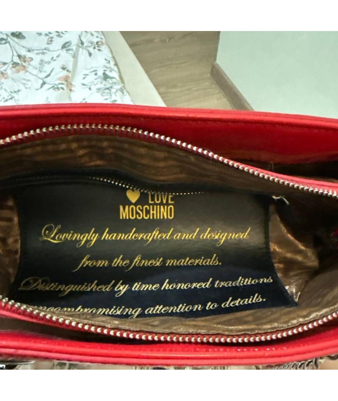 LOVE MOSCHINO Красная сумка с короткими ручками из лакированной кожи, фото 8