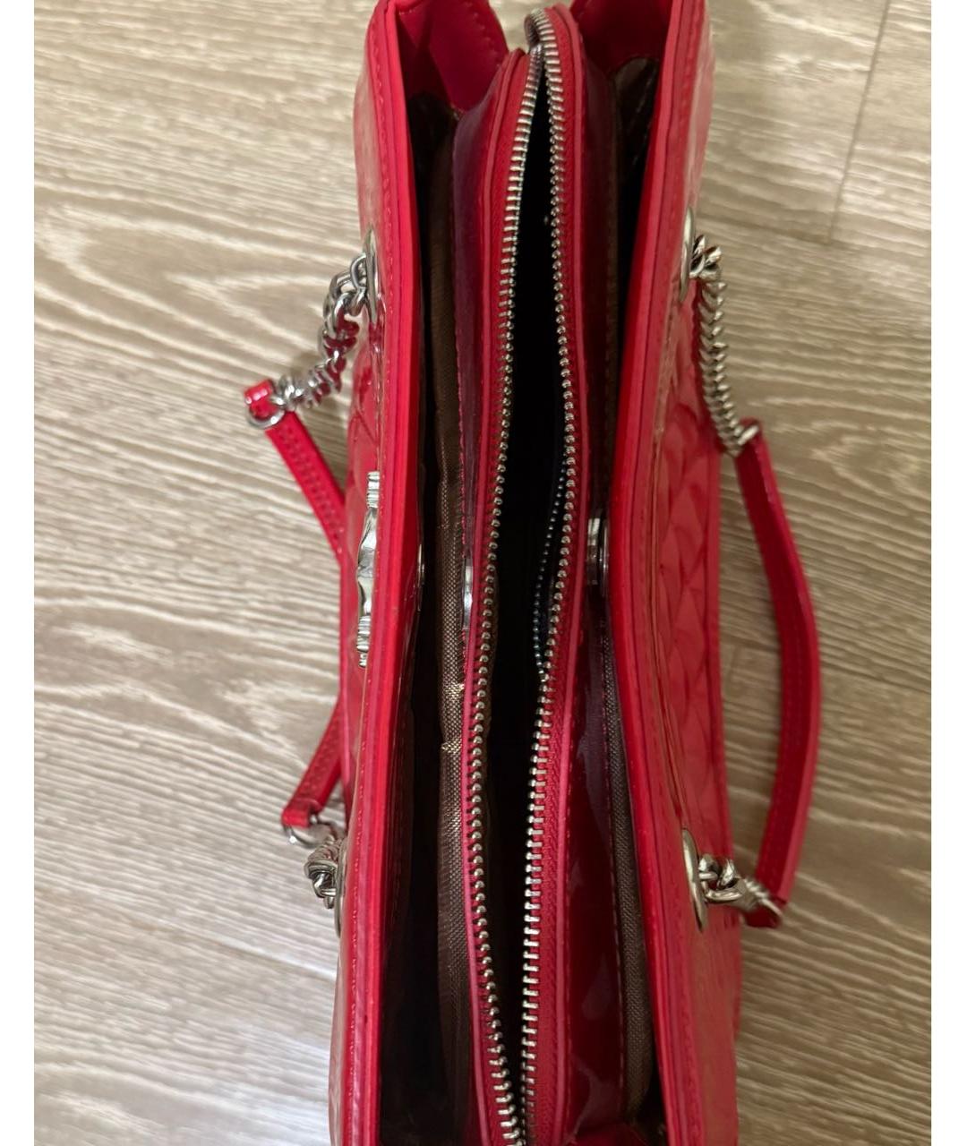 LOVE MOSCHINO Красная сумка с короткими ручками из лакированной кожи, фото 4