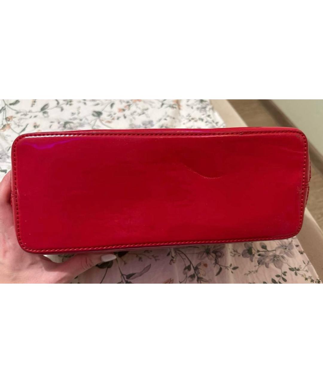 LOVE MOSCHINO Красная сумка с короткими ручками из лакированной кожи, фото 6