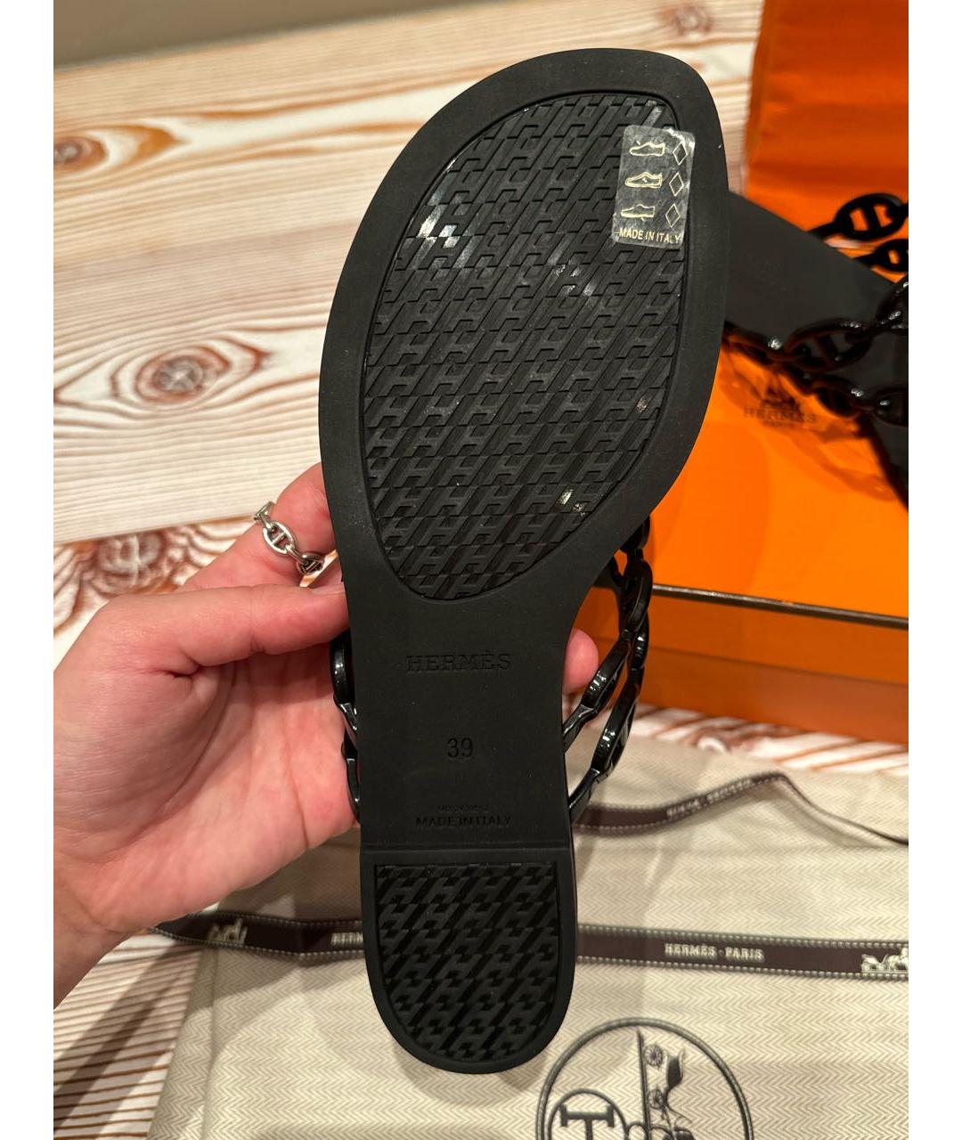 HERMES Черные резиновые шлепанцы, фото 5