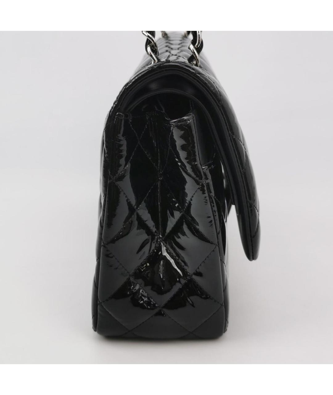 CHANEL Черная сумка через плечо из лакированной кожи, фото 3