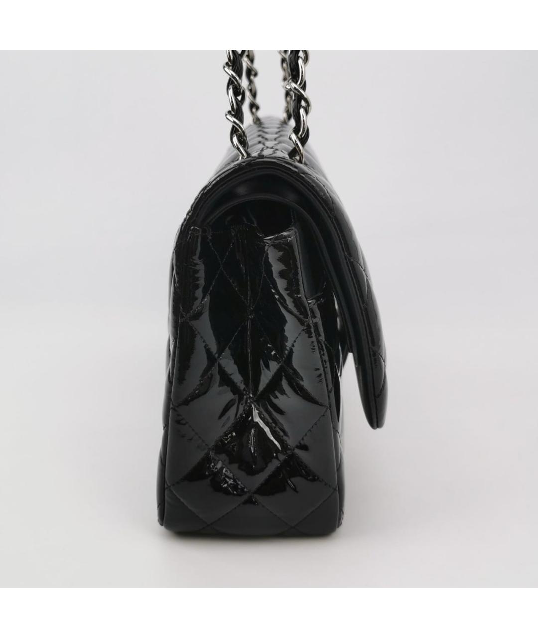 CHANEL Черная сумка через плечо из лакированной кожи, фото 3