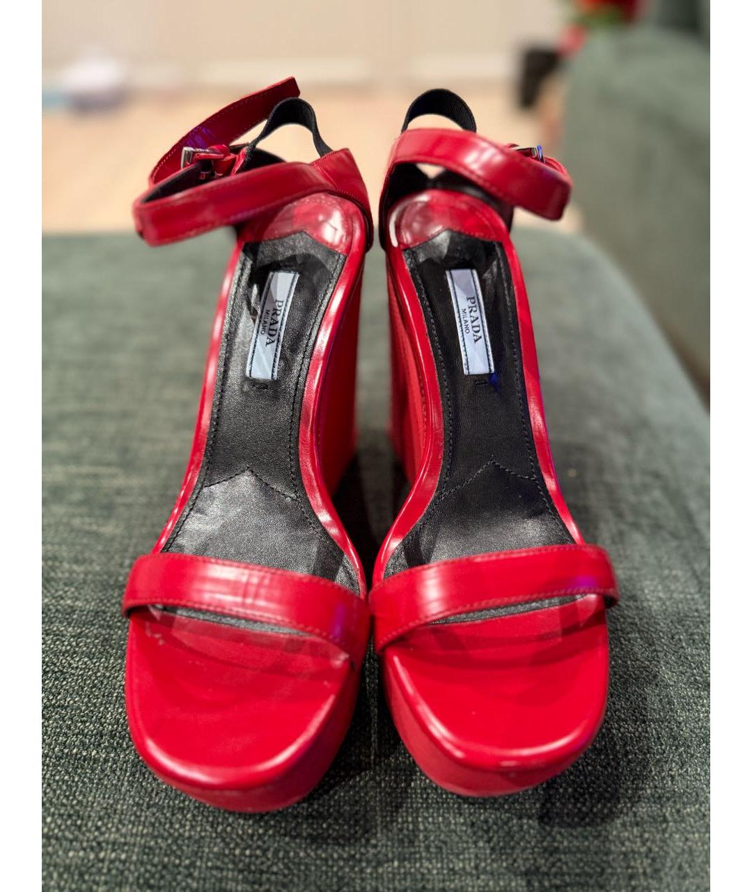 PRADA Красные кожаные босоножки, фото 2