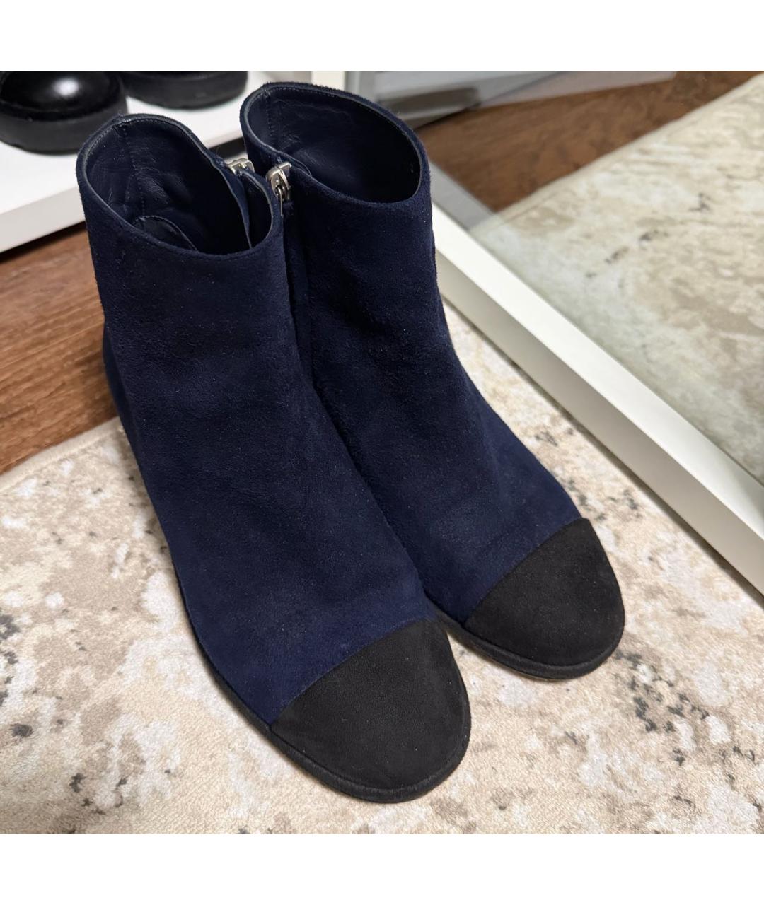 CHANEL Черные замшевые полусапоги, фото 3