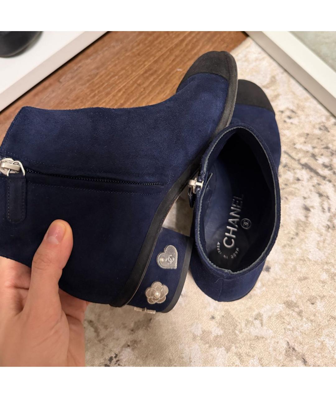 CHANEL Черные замшевые полусапоги, фото 6