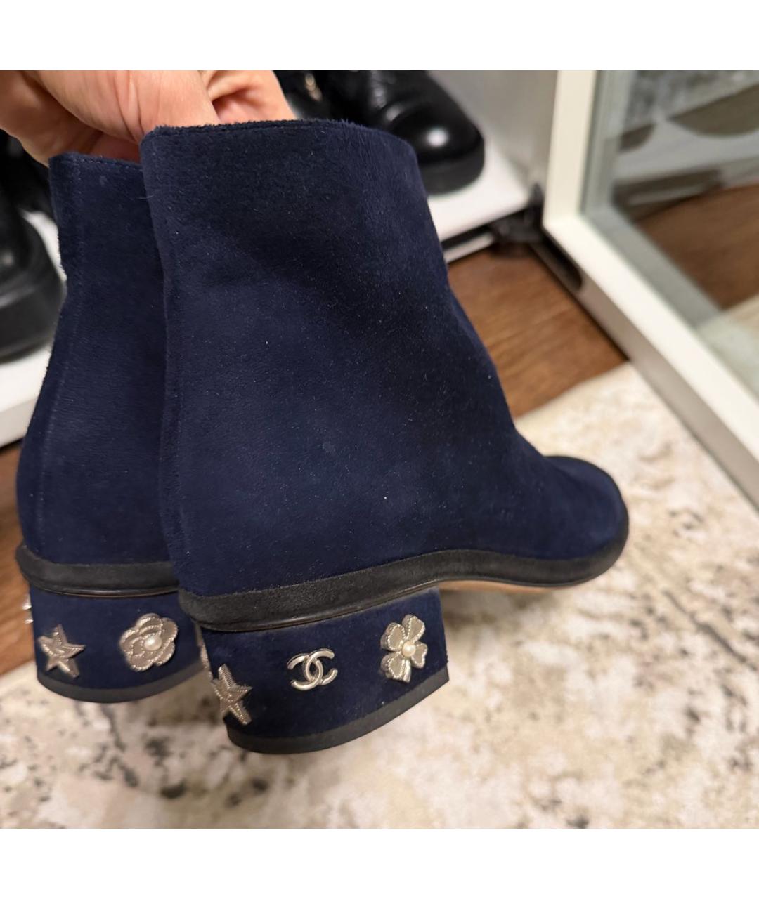 CHANEL Черные замшевые полусапоги, фото 2