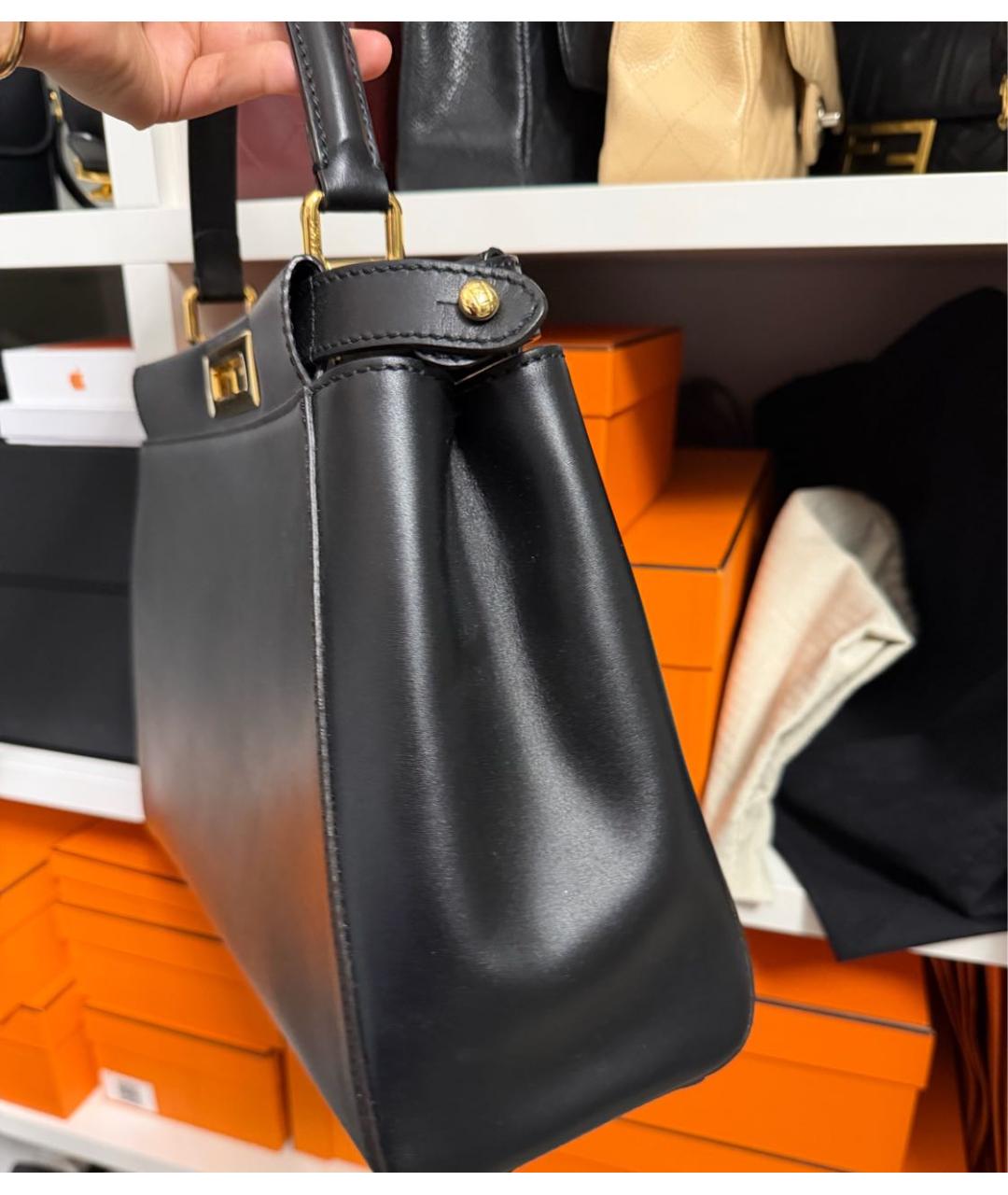 FENDI Черная кожаная сумка с короткими ручками, фото 3