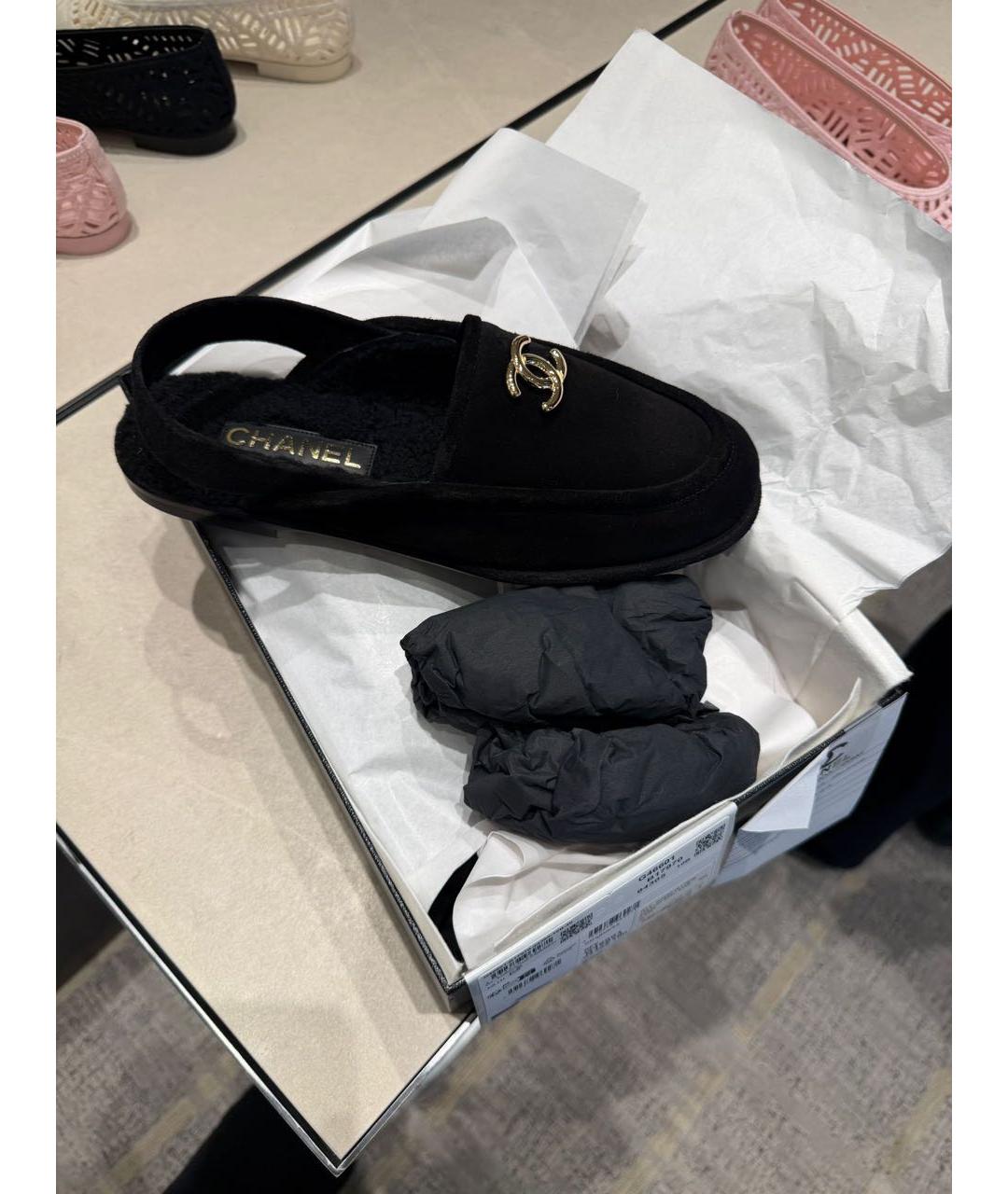 CHANEL Черные замшевые сабо, фото 5