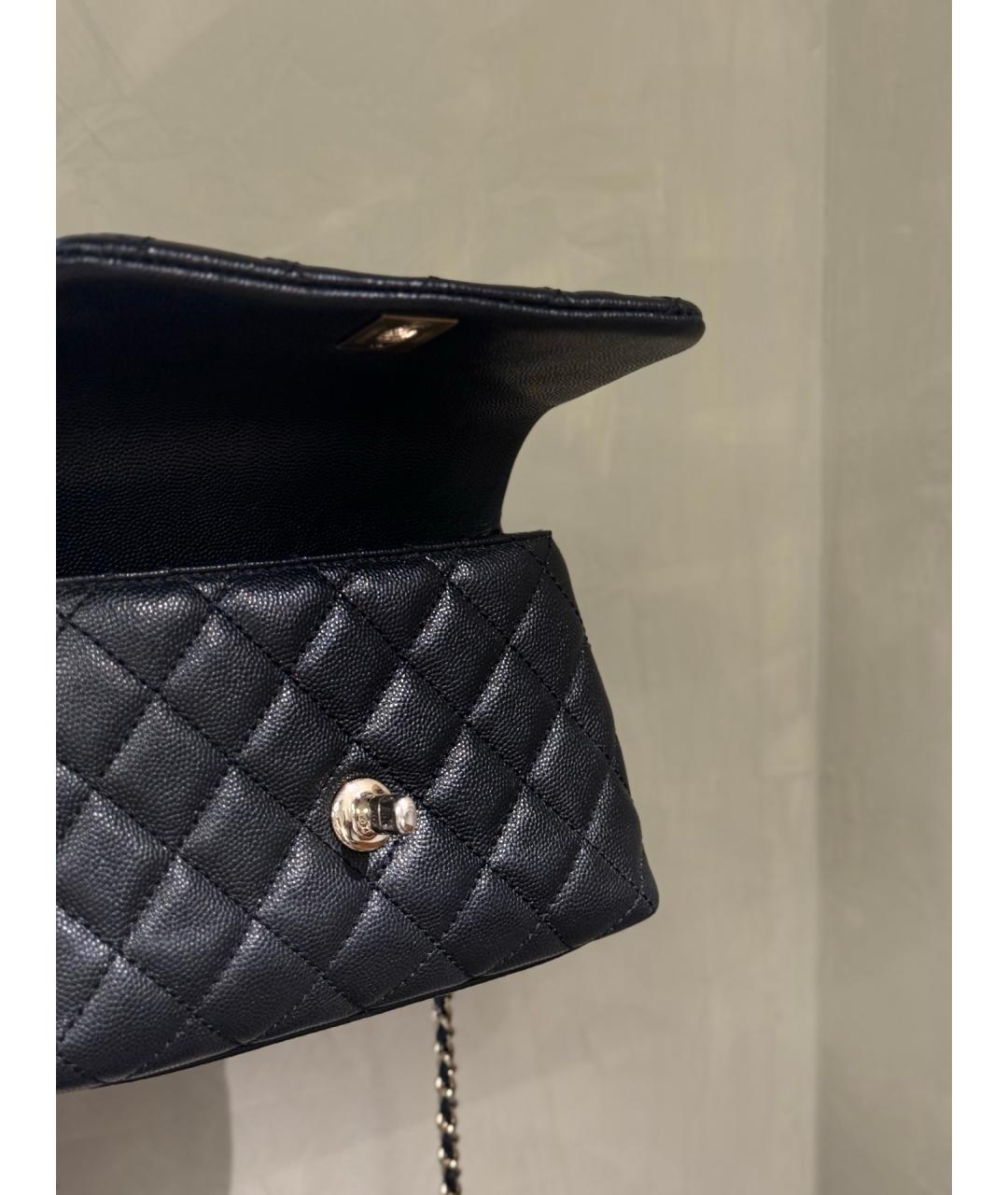 CHANEL Черная кожаная сумка с короткими ручками, фото 8