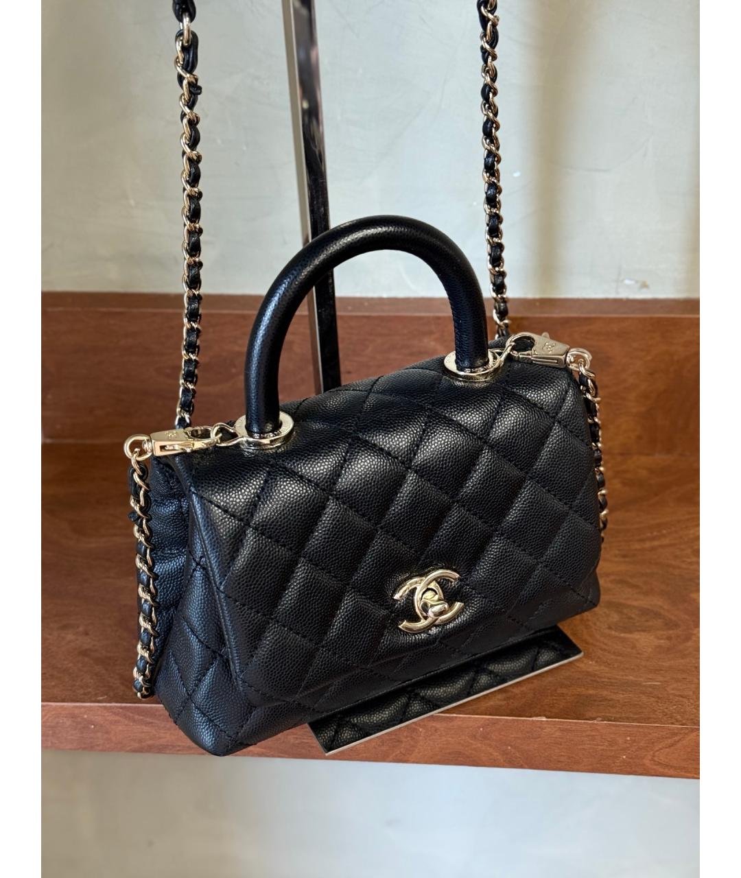 CHANEL Черная кожаная сумка с короткими ручками, фото 4