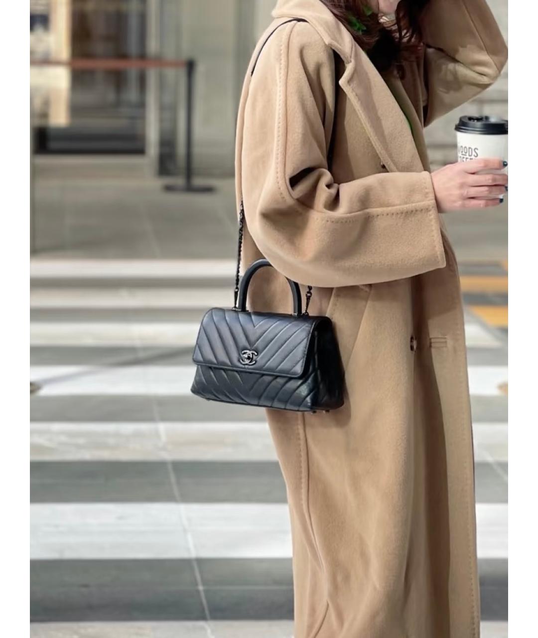 CHANEL Черная кожаная сумка с короткими ручками, фото 5