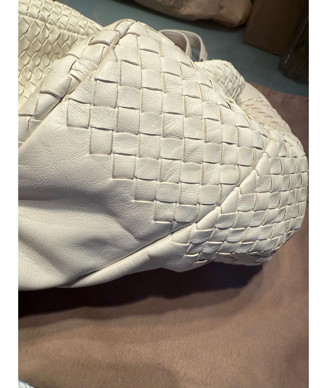BOTTEGA VENETA Белая кожаная сумка с короткими ручками, фото 4