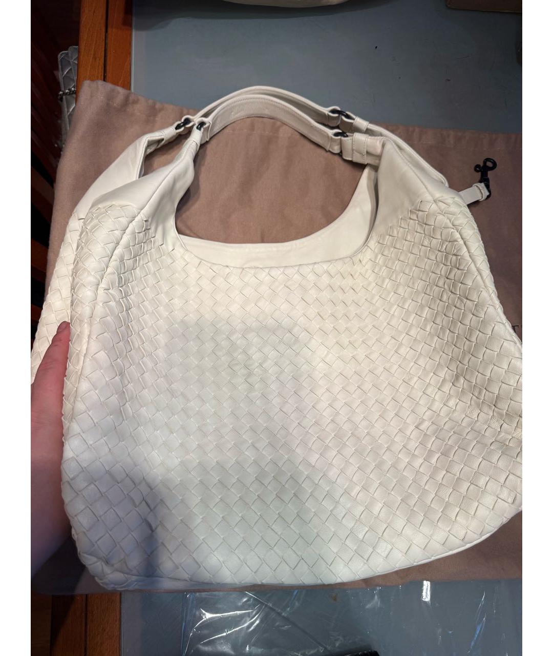 BOTTEGA VENETA Белая кожаная сумка с короткими ручками, фото 9