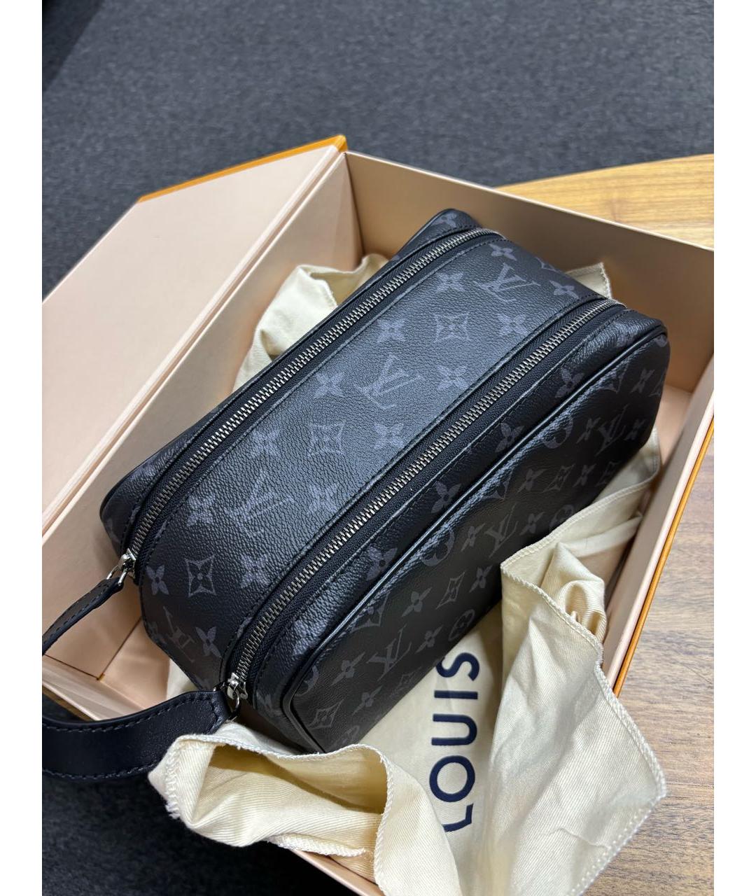 LOUIS VUITTON Черная кожаная косметичка, фото 4