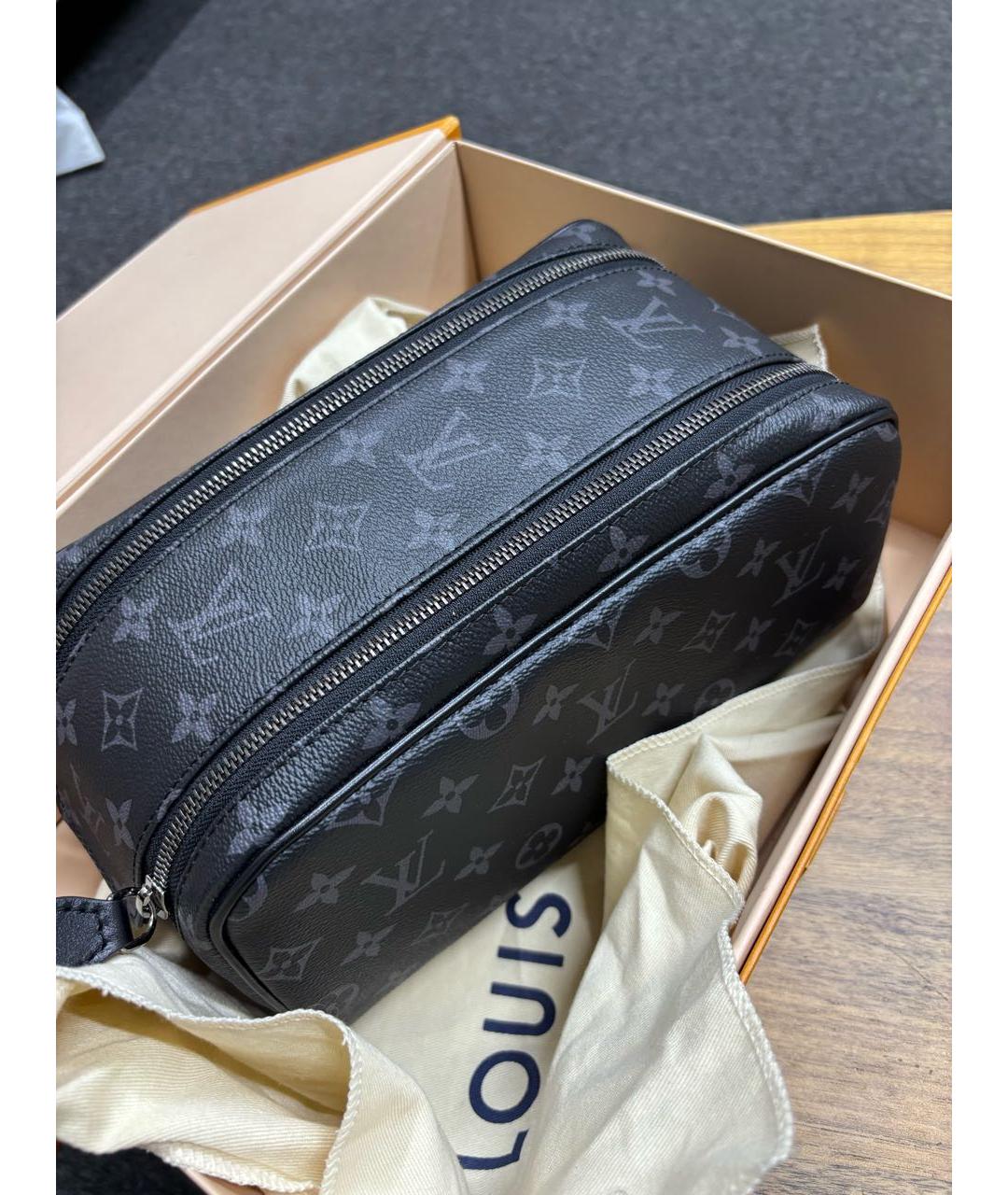 LOUIS VUITTON Черная кожаная косметичка, фото 5