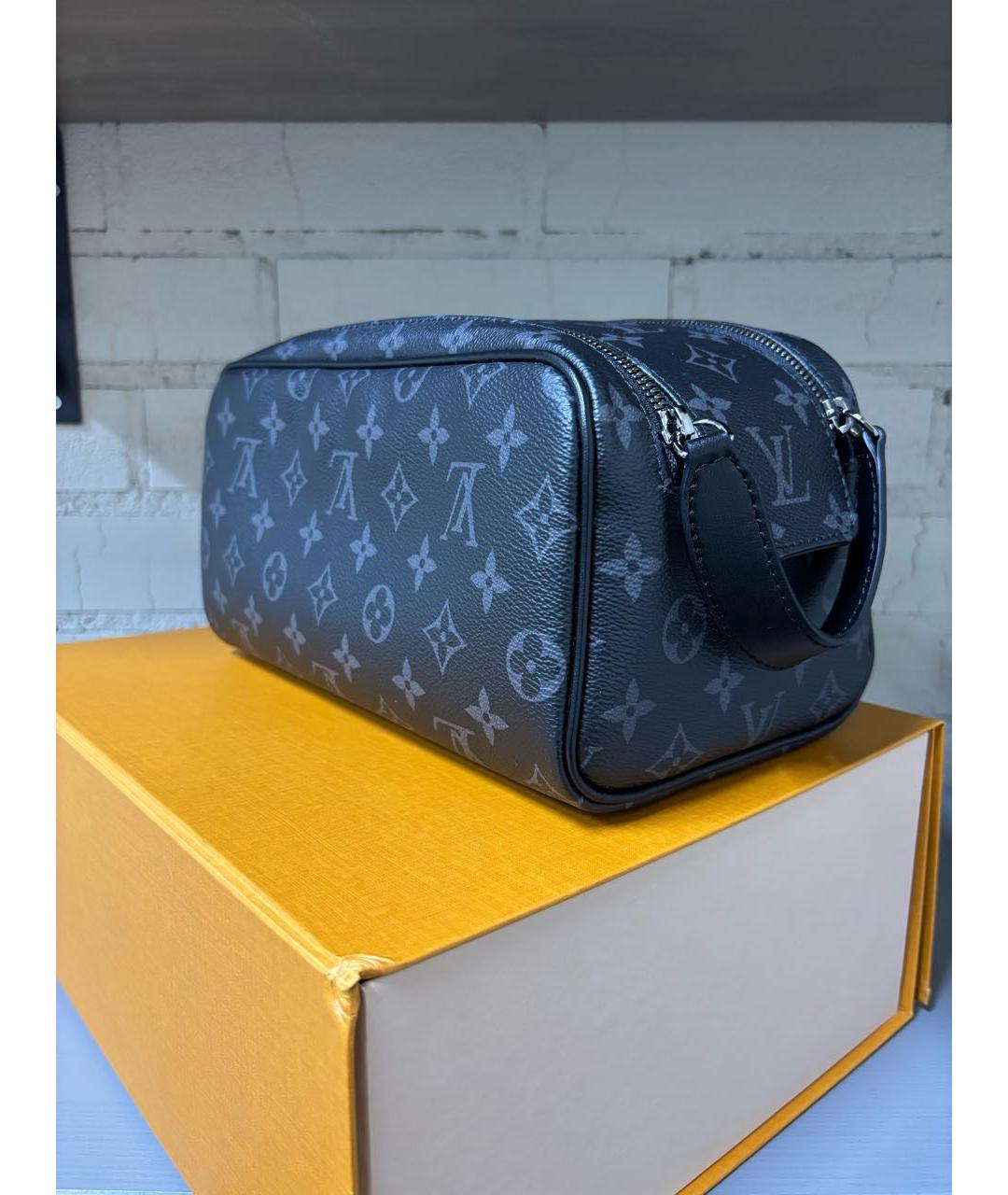 LOUIS VUITTON Черная кожаная косметичка, фото 3