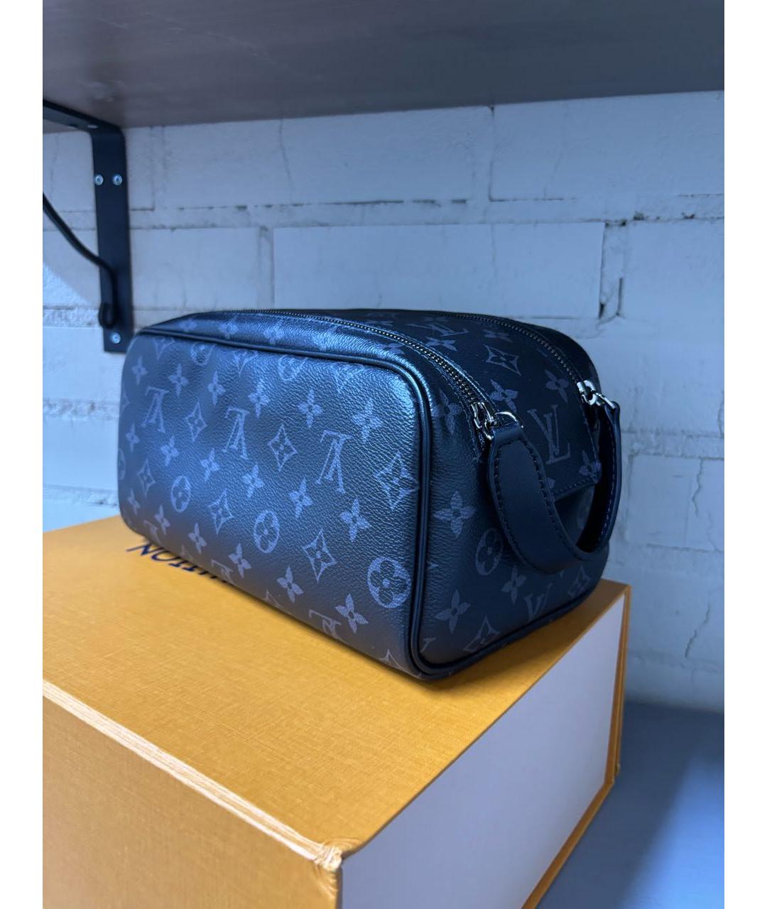 LOUIS VUITTON Черная кожаная косметичка, фото 6