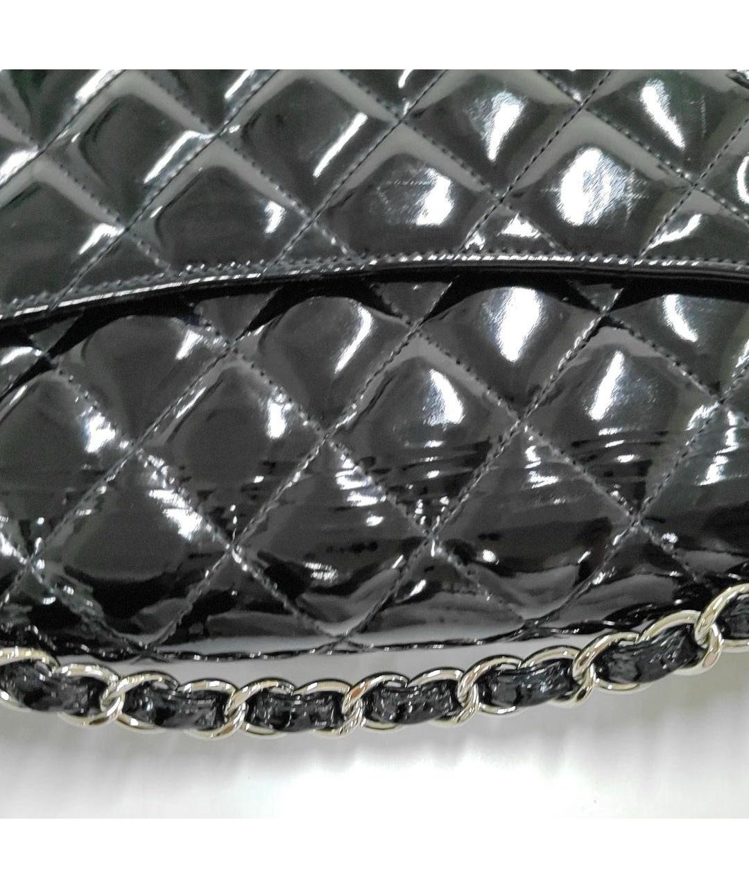 CHANEL Черная сумка через плечо из лакированной кожи, фото 8