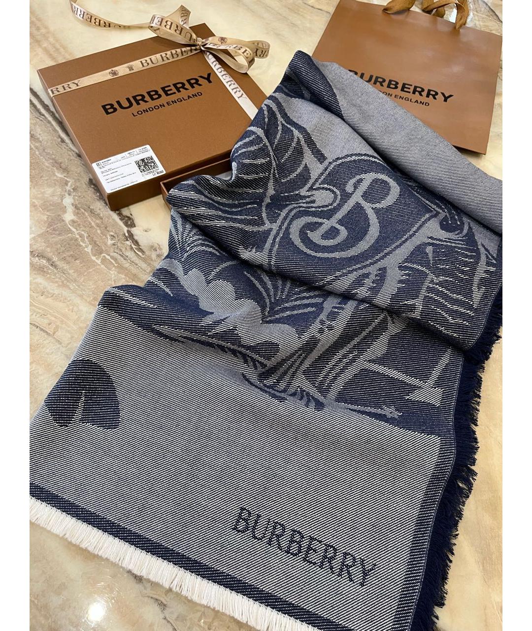 BURBERRY Серый шерстяной шарф, фото 3