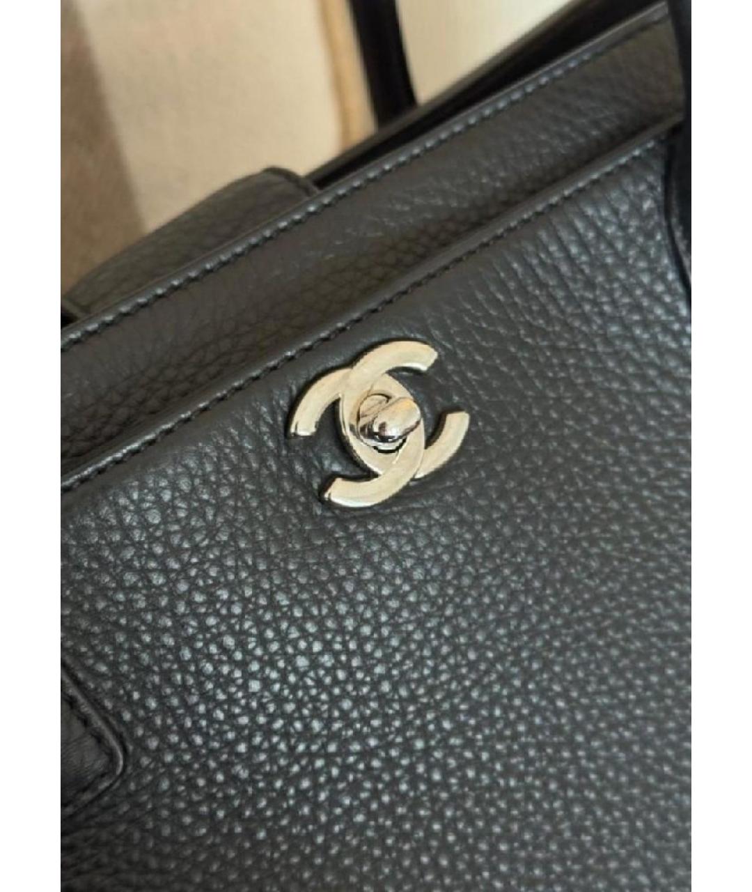 CHANEL Черная кожаная сумка тоут, фото 6