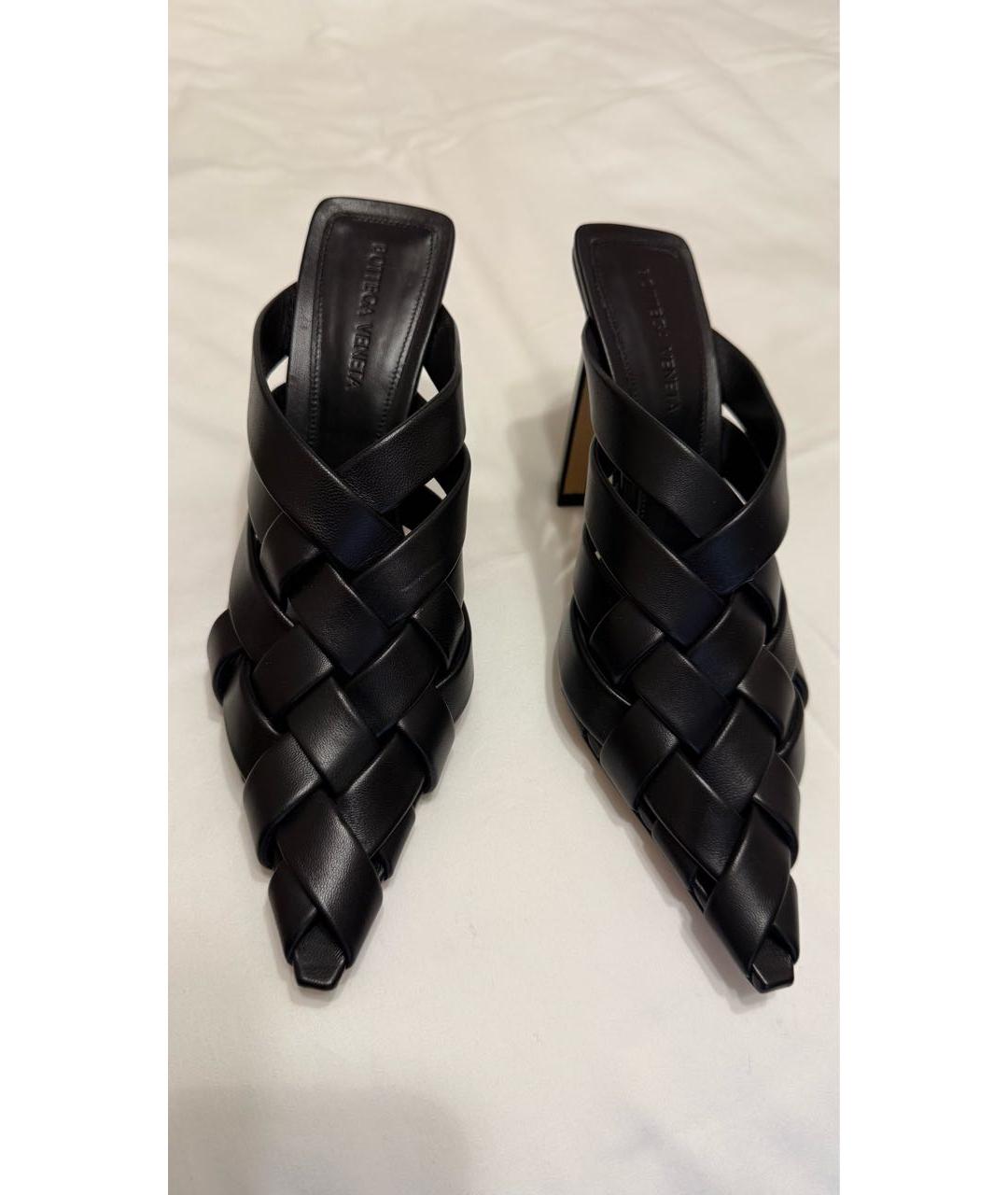 BOTTEGA VENETA Черные кожаные мюли, фото 2