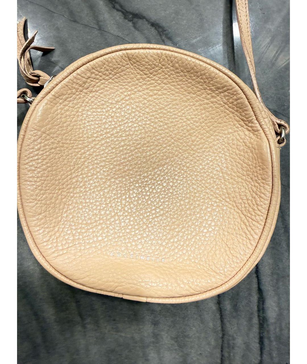 COCCINELLE Бежевая кожаная сумка через плечо, фото 2