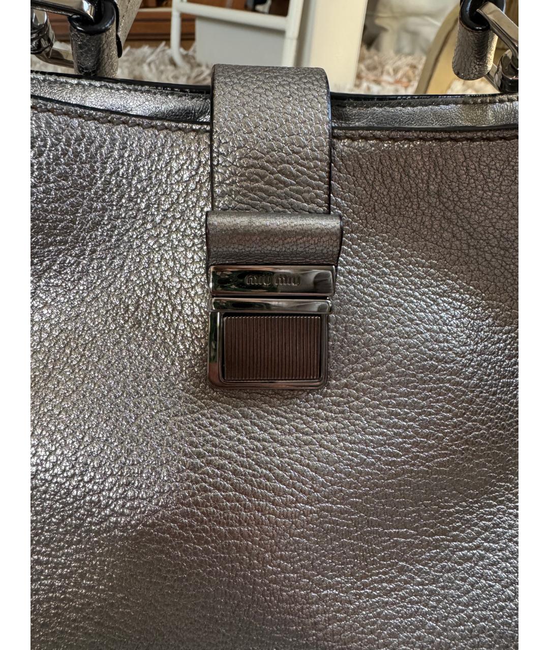 MIU MIU Серебряная кожаная сумка через плечо, фото 3