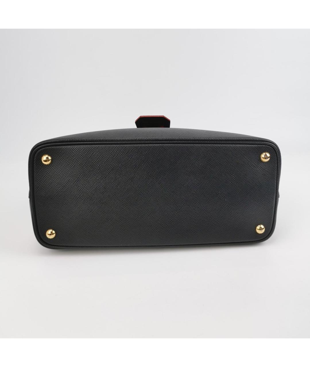 PRADA Черная кожаная сумка с короткими ручками, фото 5