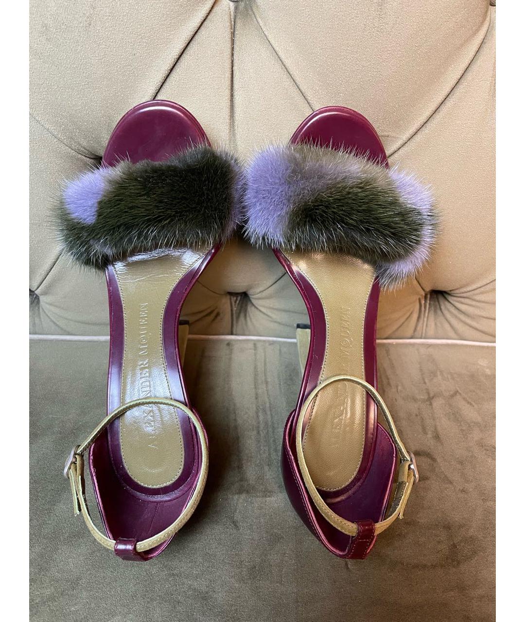 MCQ ALEXANDER MCQUEEN Бордовые кожаные босоножки, фото 3