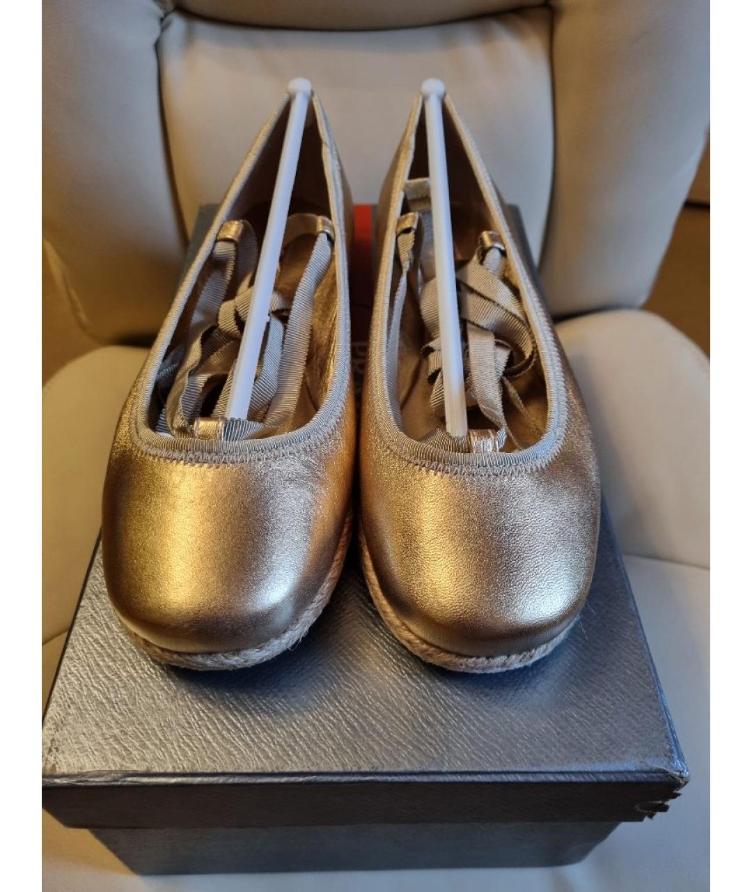 PRADA Золотые кожаные туфли, фото 2