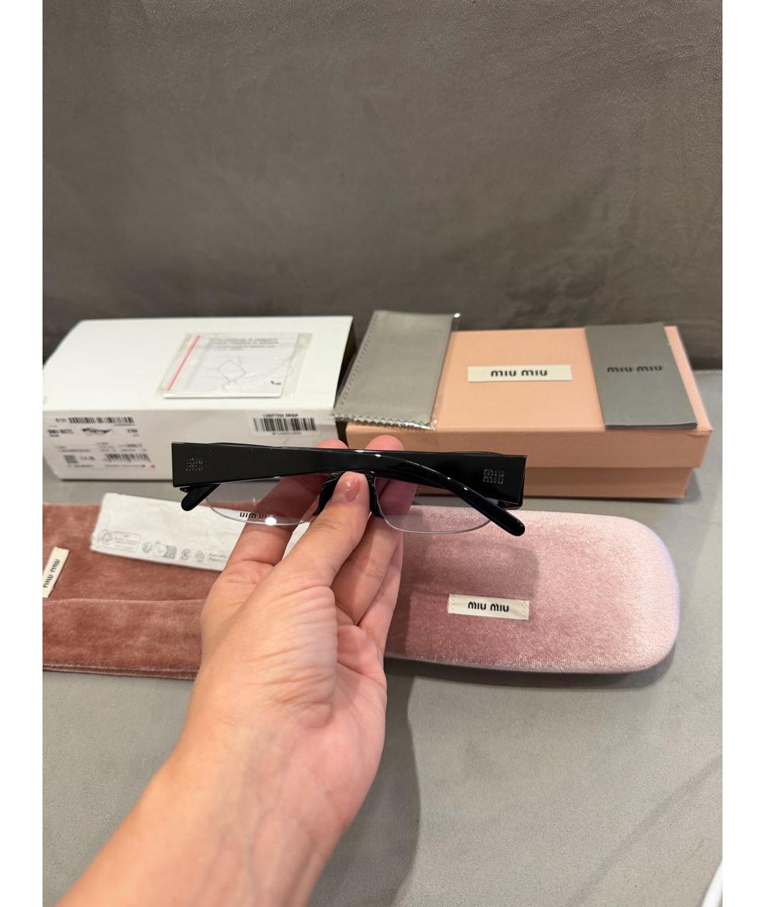 MIU MIU Черные пластиковые солнцезащитные очки, фото 4