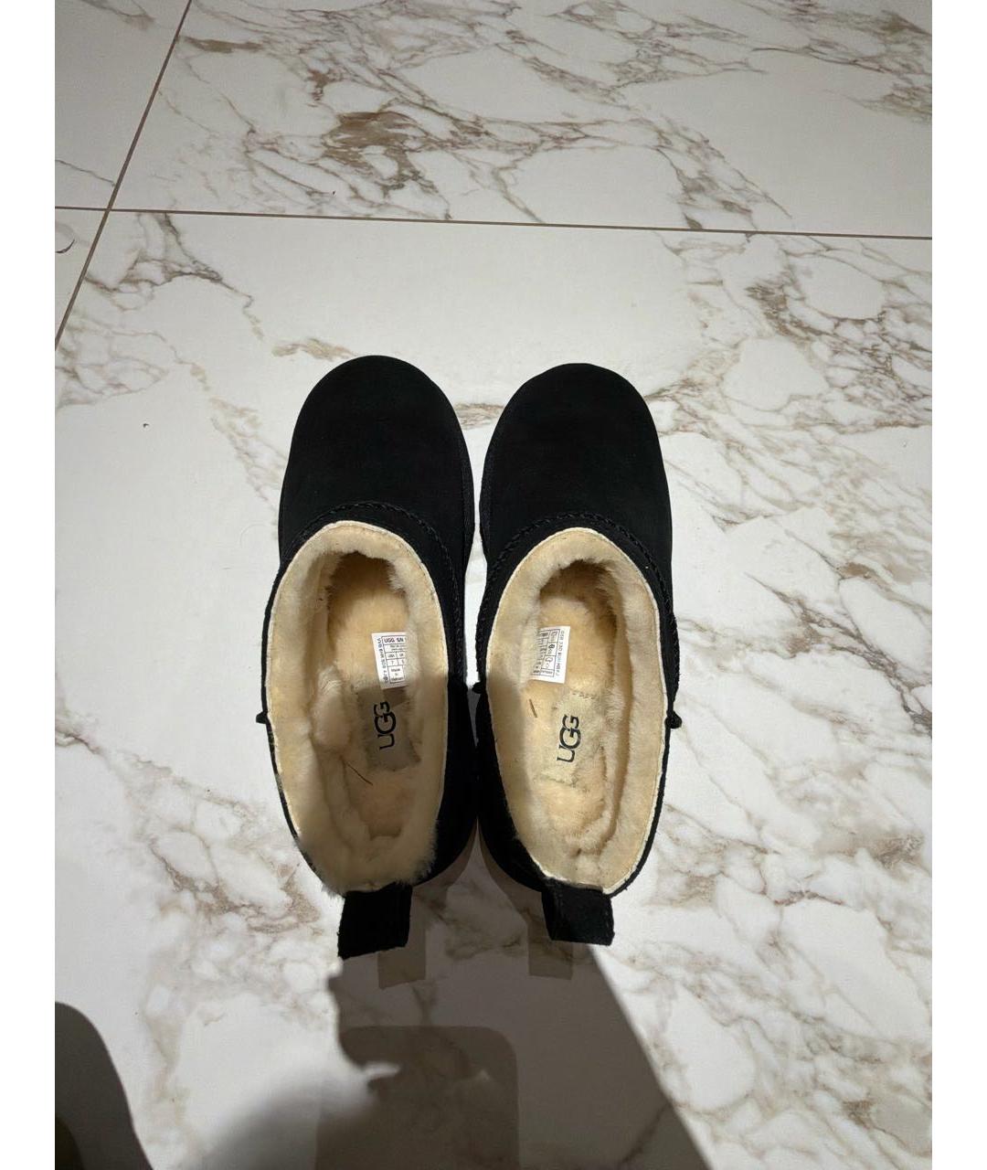 UGG AUSTRALIA Черные замшевые сабо, фото 3