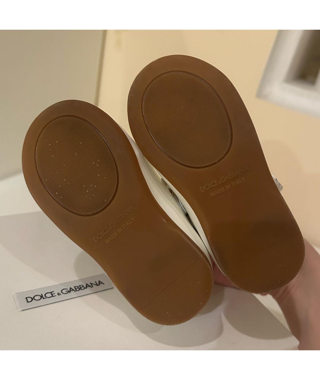 DOLCE & GABBANA KIDS Белые балетки и туфли из лакированной кожи, фото 5