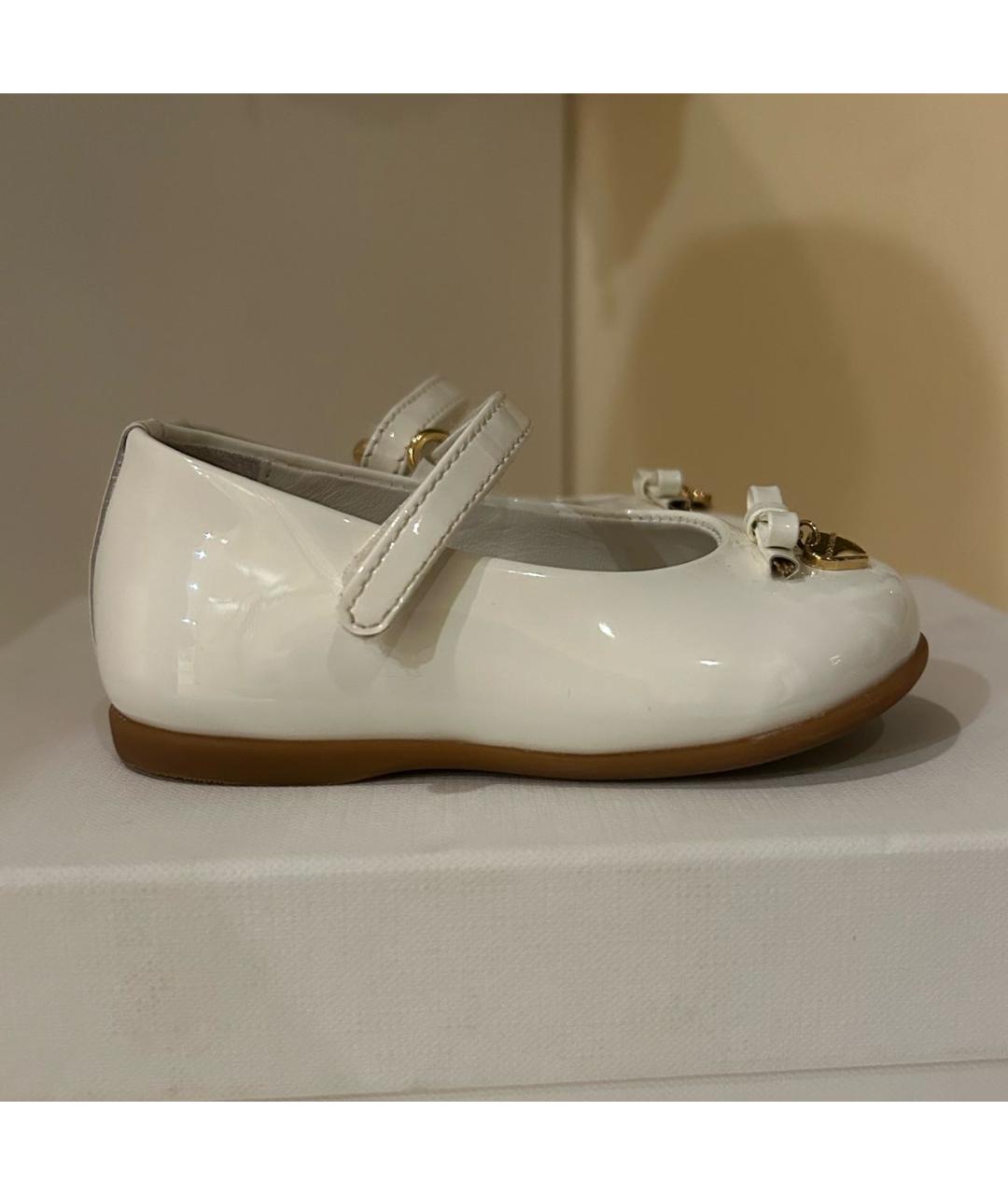 DOLCE & GABBANA KIDS Белые балетки и туфли из лакированной кожи, фото 8