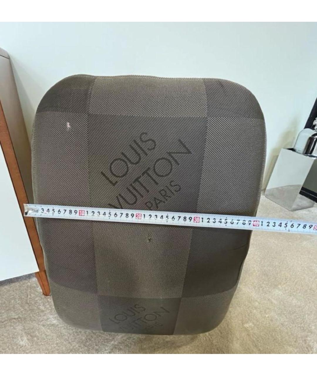 LOUIS VUITTON Серый чемодан, фото 5