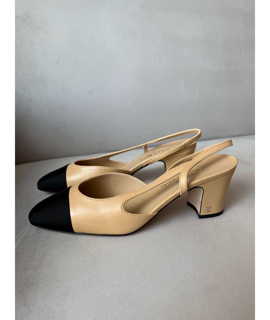 CHANEL Бежевые кожаные лодочки на низком каблуке, фото 8