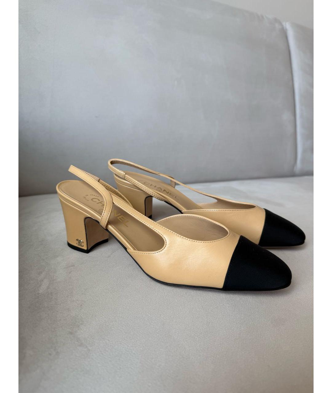 CHANEL Бежевые кожаные лодочки на низком каблуке, фото 9