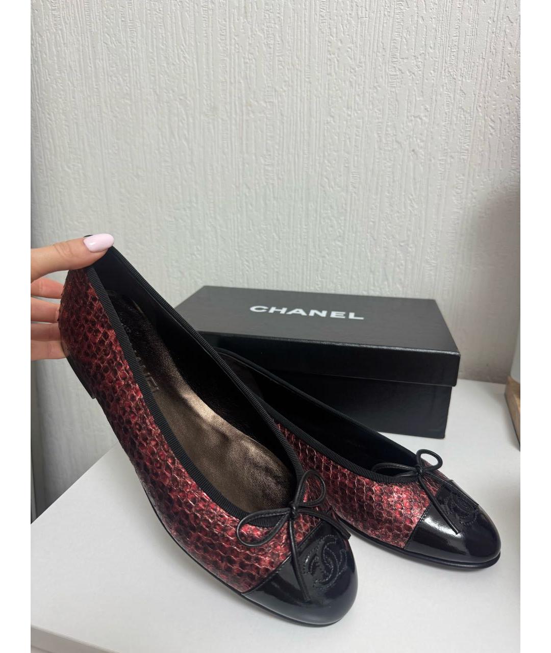 CHANEL Бордовые кожаные балетки, фото 2