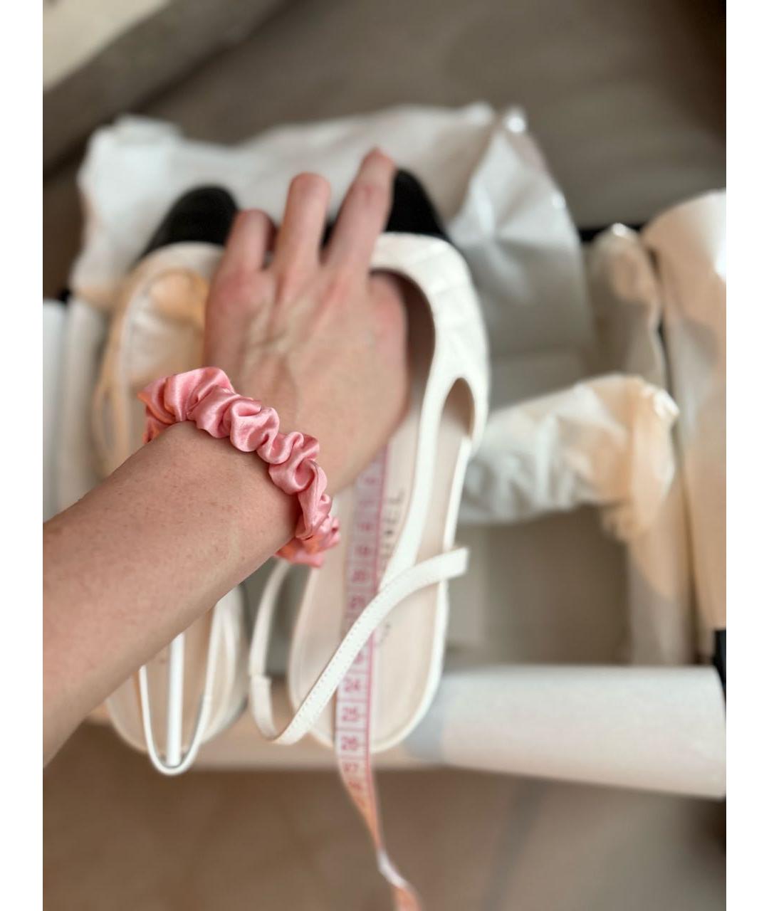 CHANEL Белые кожаные лодочки на низком каблуке, фото 4