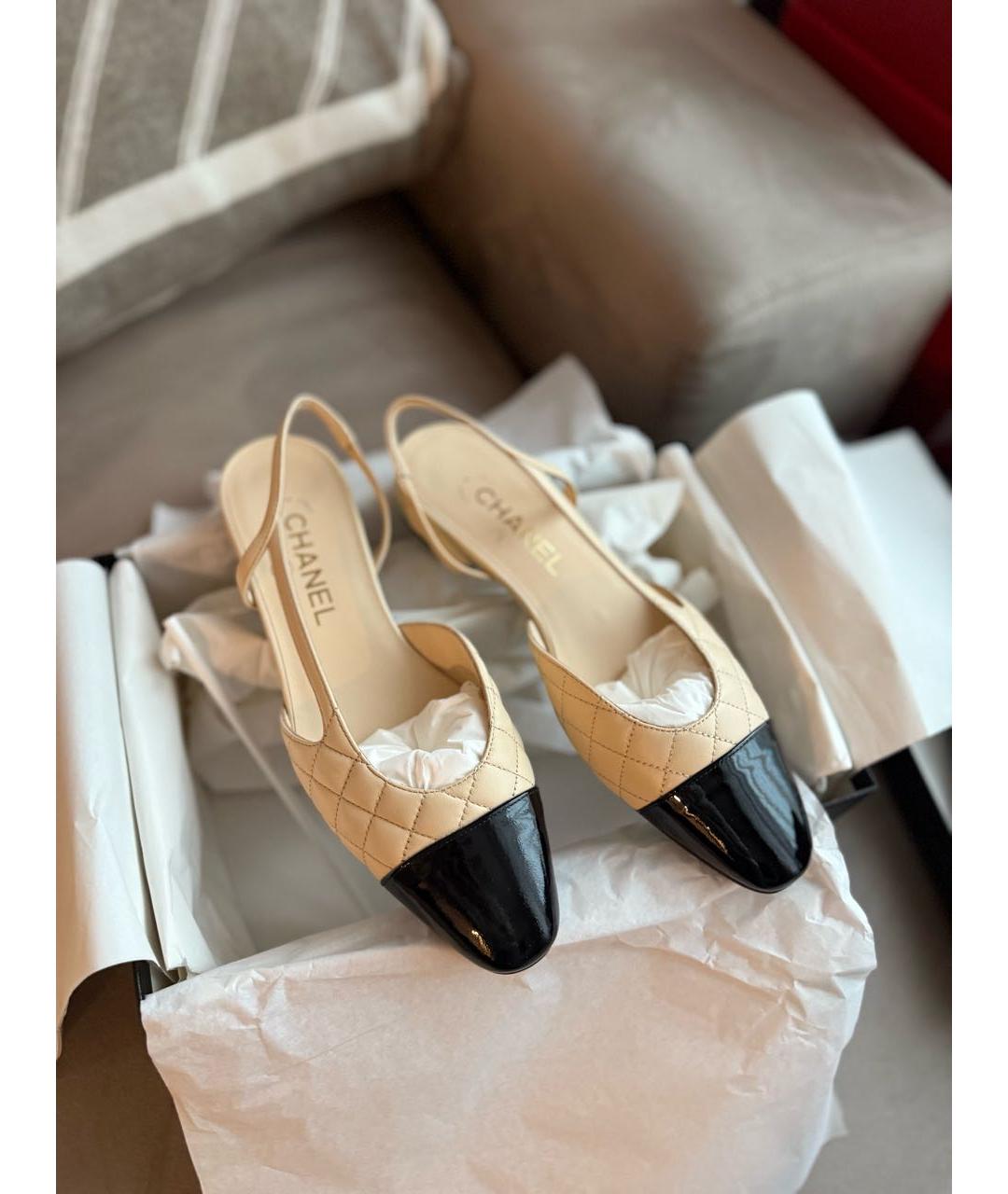 CHANEL Бежевые кожаные лодочки на низком каблуке, фото 5