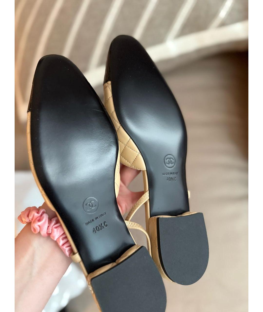 CHANEL Бежевые кожаные лодочки на низком каблуке, фото 3